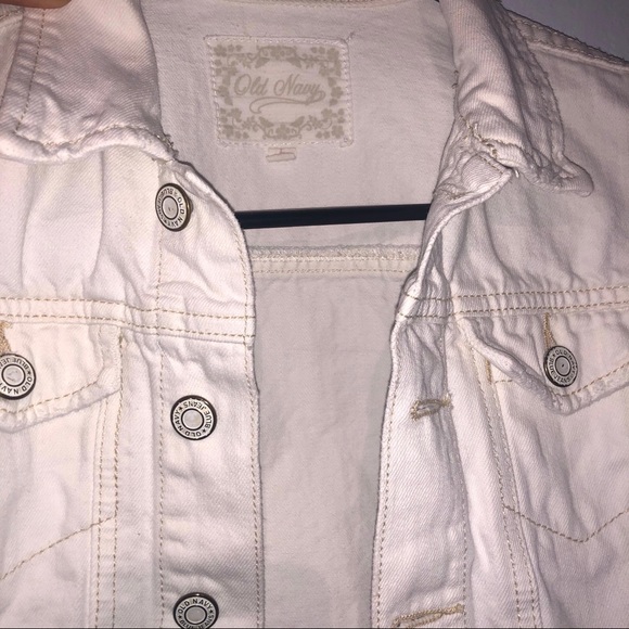 Vintage White Denim Jacket 😍 - Picture 2 of 3
